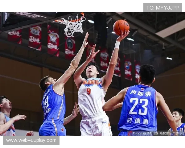 桑托斯中场亚伦伤势恢复良好，有望周末复出助阵保级